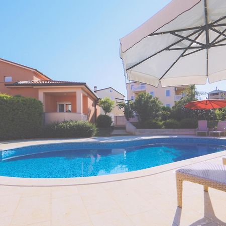 Apartments Meri Liznjan Ngoại thất bức ảnh